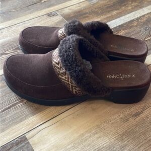 Minnetonka Women's Dark Brown Mules with Fur Trim